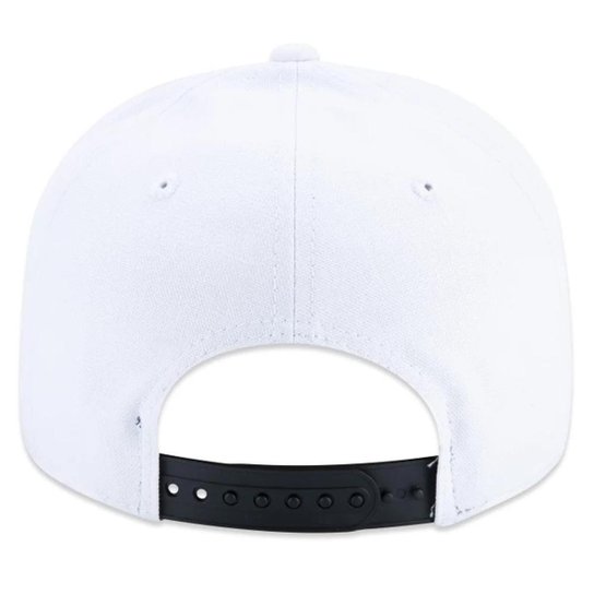 Boné New Era 940 A-Frame Chicago Bulls Winter Sports Branco