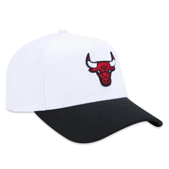 Boné New Era 940 A-Frame Chicago Bulls Winter Sports Branco