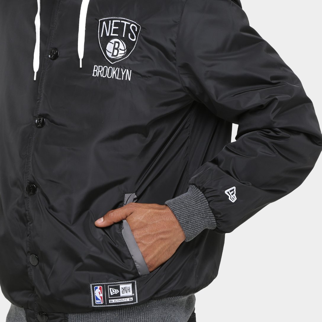Jaqueta New Era NBA Brooklin Nets Varsity Hoodie Masculina Preta